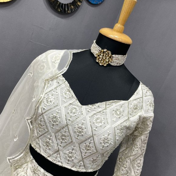 GEORGETTE WEDDING WEAR LEHENGA SET WITH SEQUENCE & EMBROIDERY WORK AND CANVAS - Picture 7 of 9